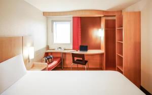 ibis london heathrow