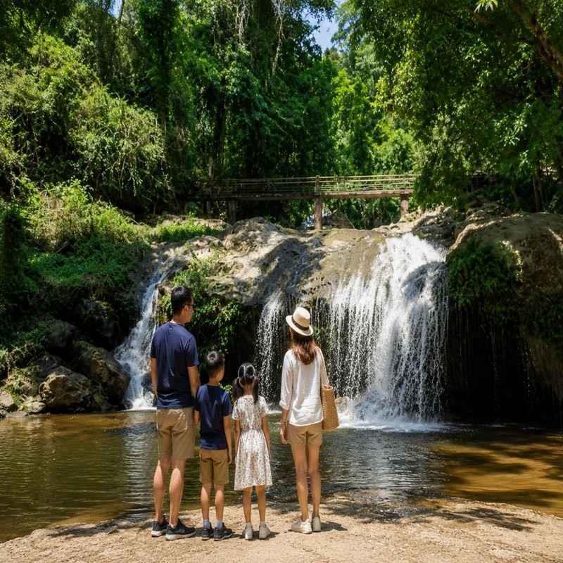 mae sa waterfall chiang mai kid