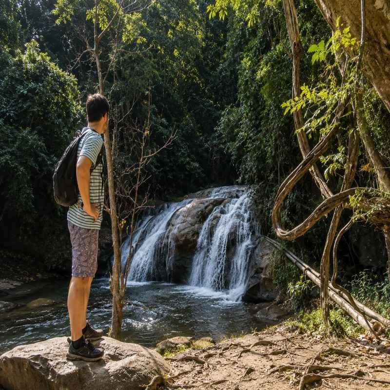 mae sa waterfall chiang mai solo