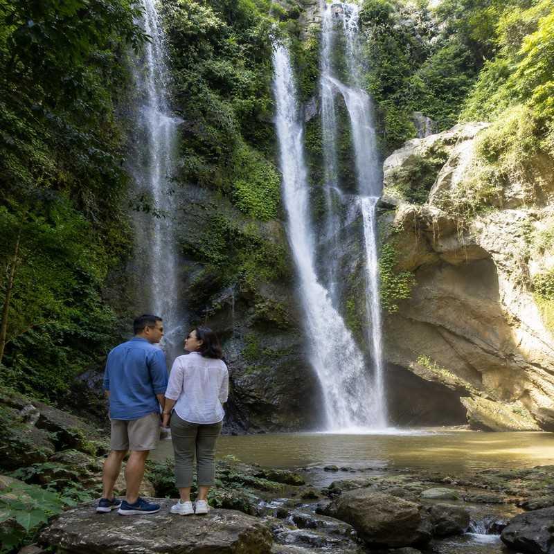 mok fa waterfall chiang mai couple