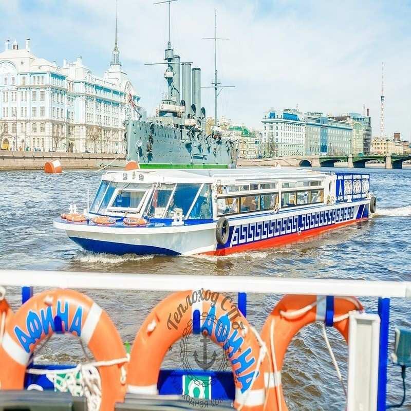 neva river cruise russia