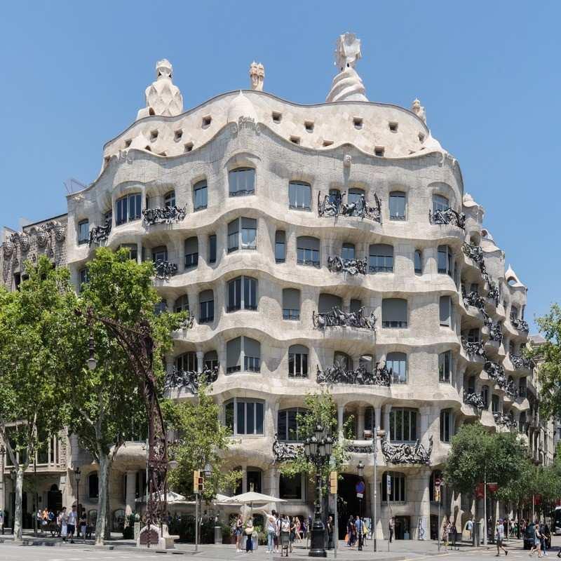 casa mila la pedrera barcelona