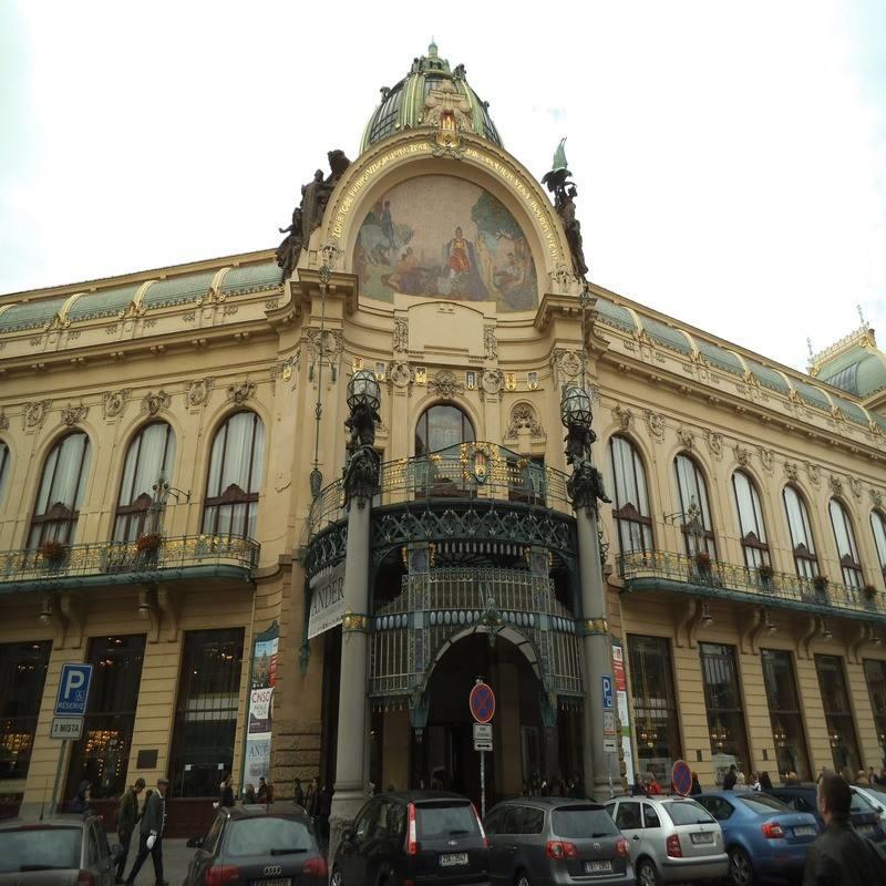 mucha museum 100kb