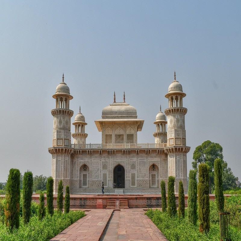 itimad ud daulah 100kb