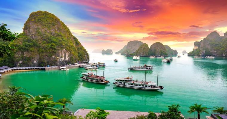 sunset landscape of halong bay