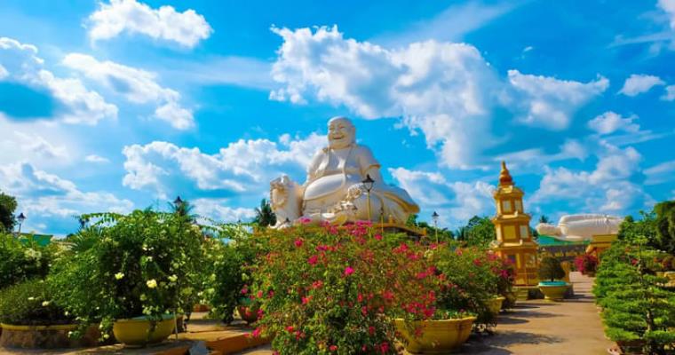 buddhist temple located near my tho in the mekong delta region of vietnam