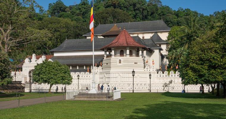 temple of sacred tooth relic